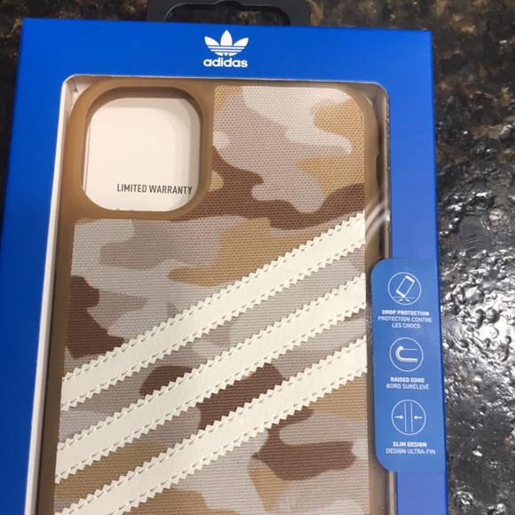 Adidas iPhone 11 Three Stripes Camo Snap Case NEW - Picture 3 of 10